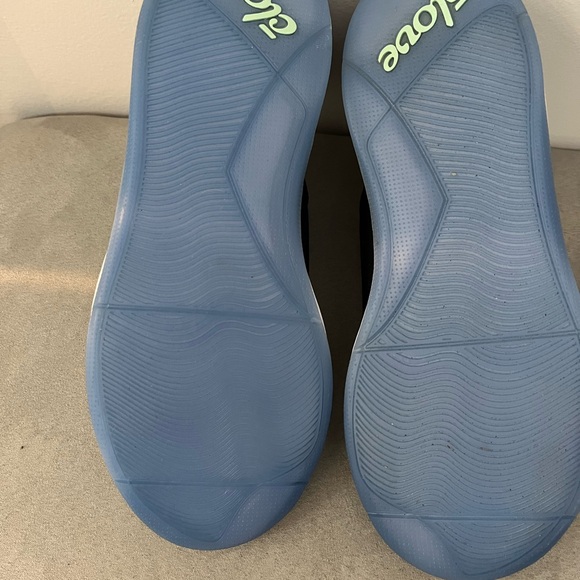 CLOVES - Picture 2 of 4